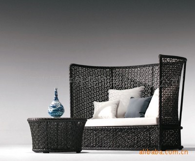 花式編藤沙發 休閑與實用的完美結合——上海卉園戶外裝飾制品